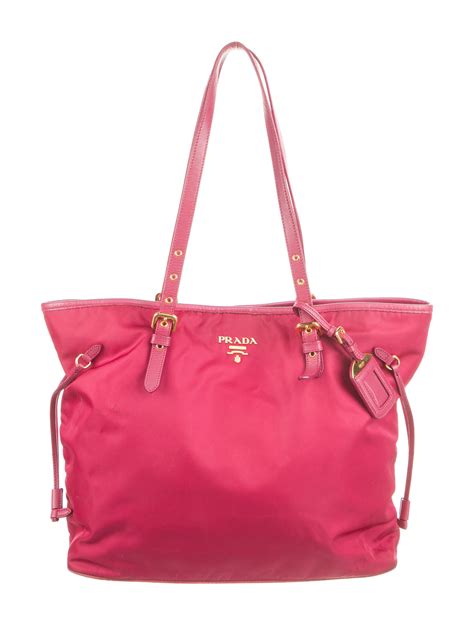 prada saffiano tote price